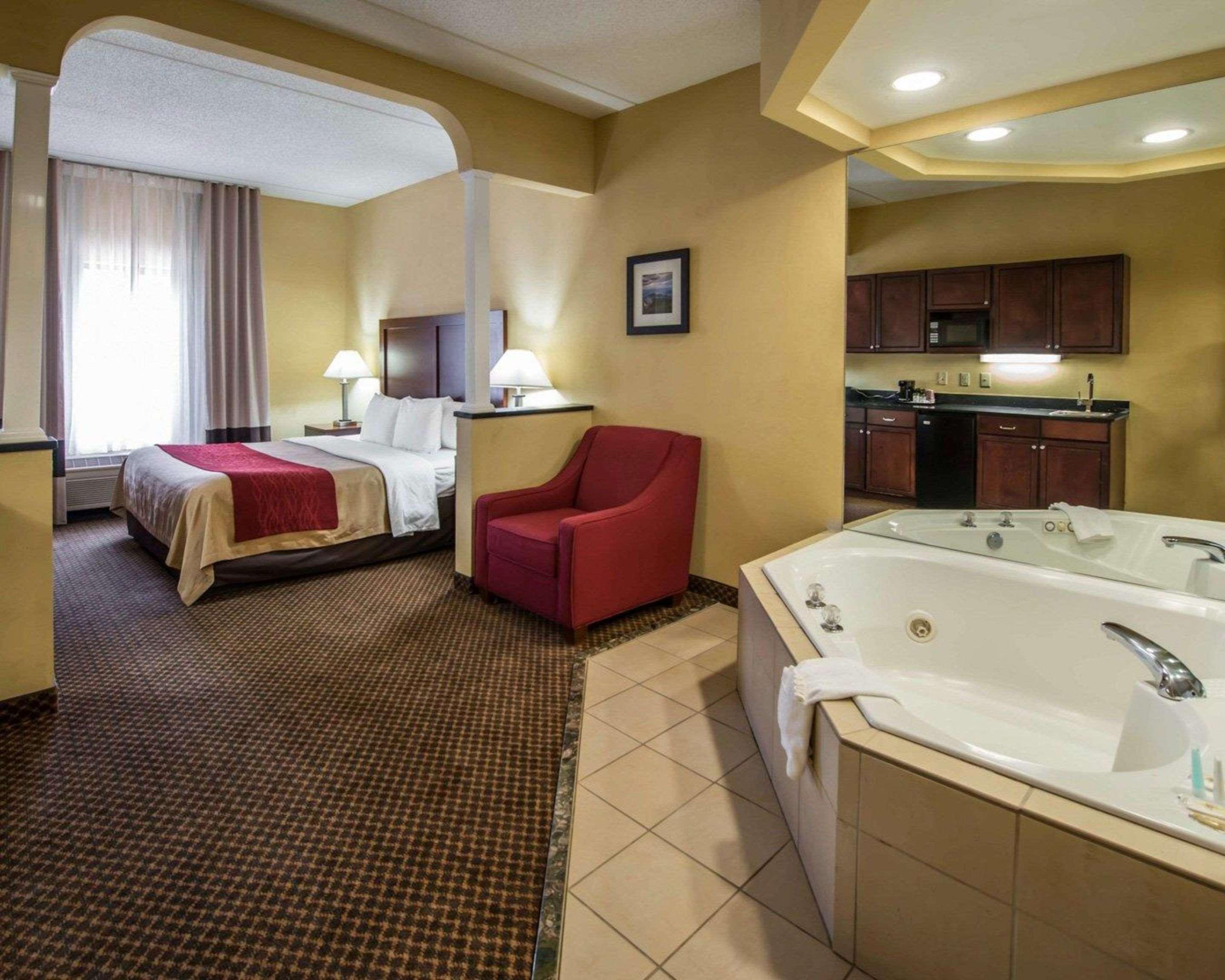 Comfort Inn & Suites Morganton Buitenkant foto