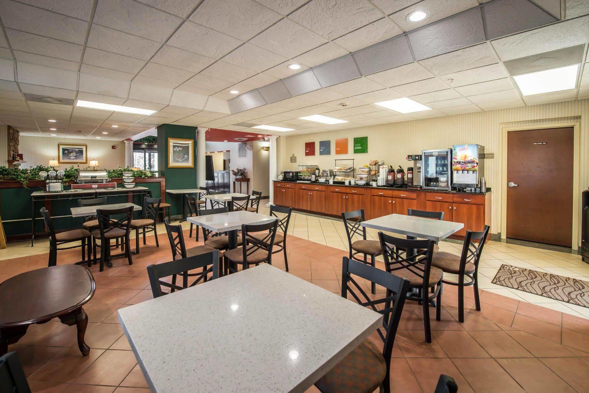 Comfort Inn & Suites Morganton Buitenkant foto